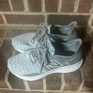Like new New Balance in gray print
